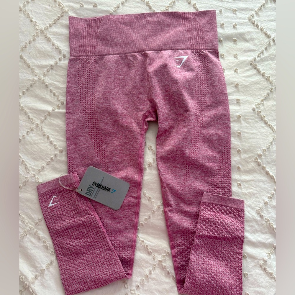 NWT PINK GYM-SHARK LEGGINGS